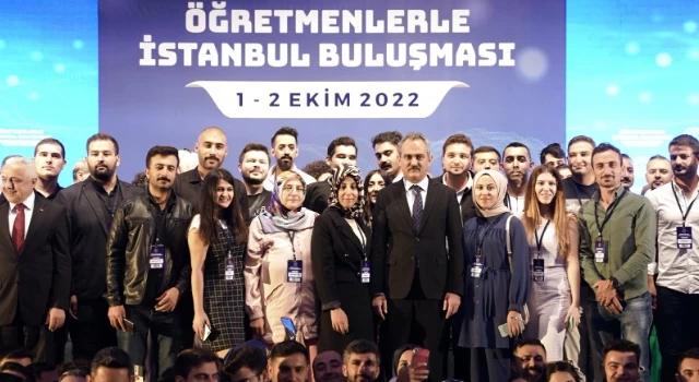 Bakan Özer, Ataşehir’de Öğretmenlerle Buluştu